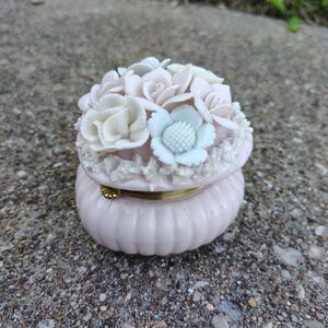 Vintage Arnart Creations Round Pink Blue Floral Porcelain Trinket Box Japan